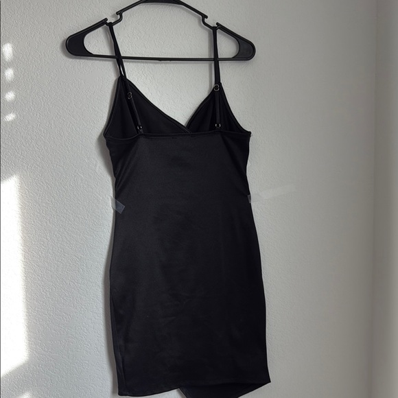 Elegant Black Draped Dress IRIS - Picture 6 of 10